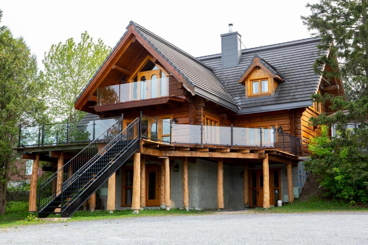Hebergement "La Maison En Bois Rond" Sainte-Marie Kültér fotó
